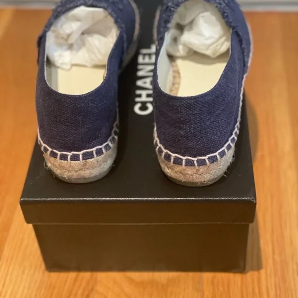 Chanel Blue and Black Linen Espadrilles 37 - Picture 5 of 9